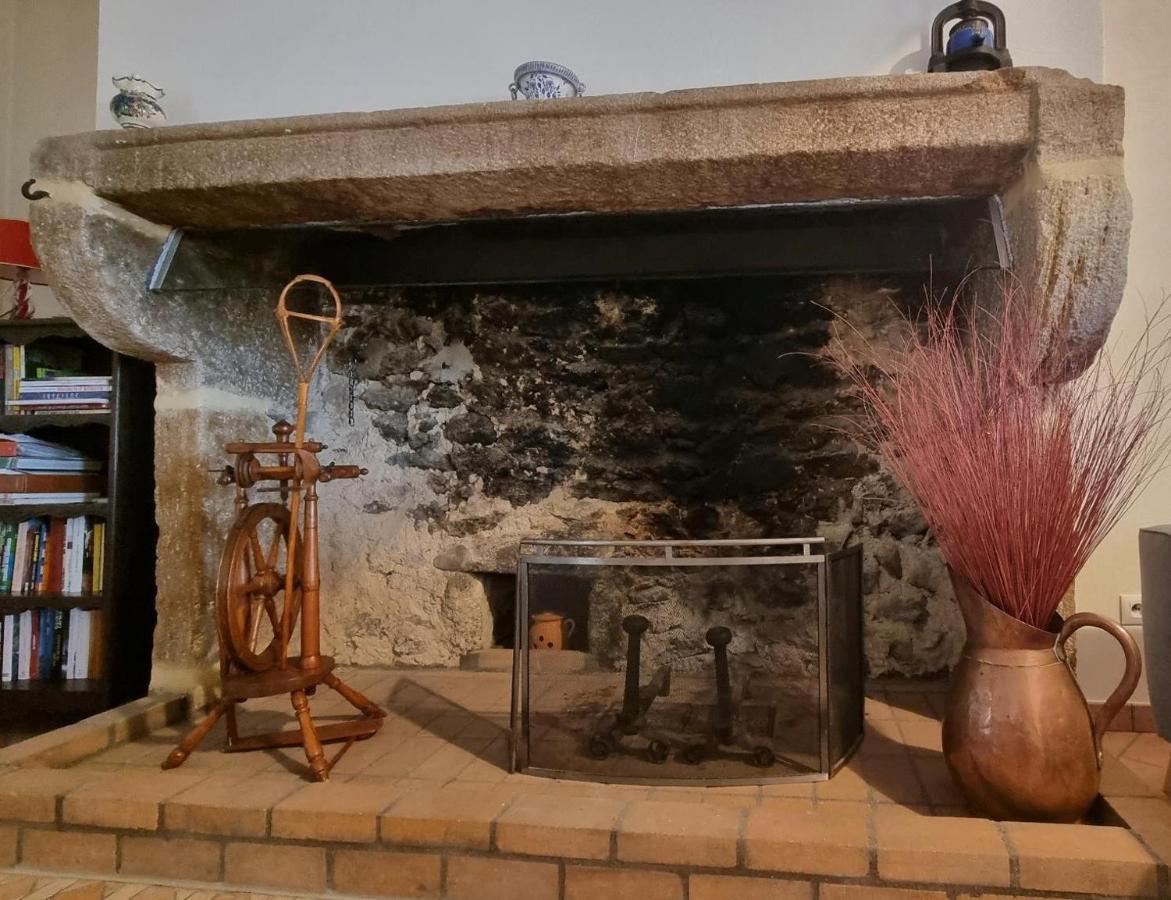 L'Oustalou - Wifi - Jardin - Campagne Villeneuve (Puy-de-Dome) Exterior foto