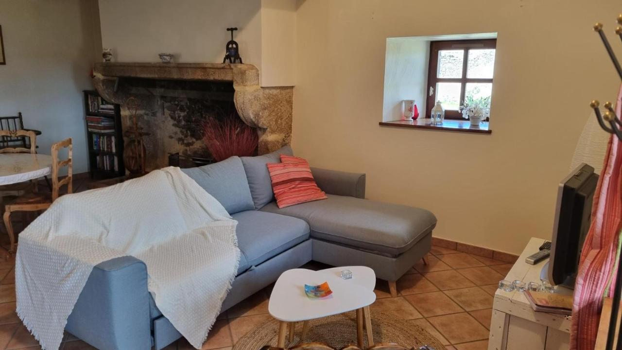 L'Oustalou - Wifi - Jardin - Campagne Villeneuve (Puy-de-Dome) Exterior foto